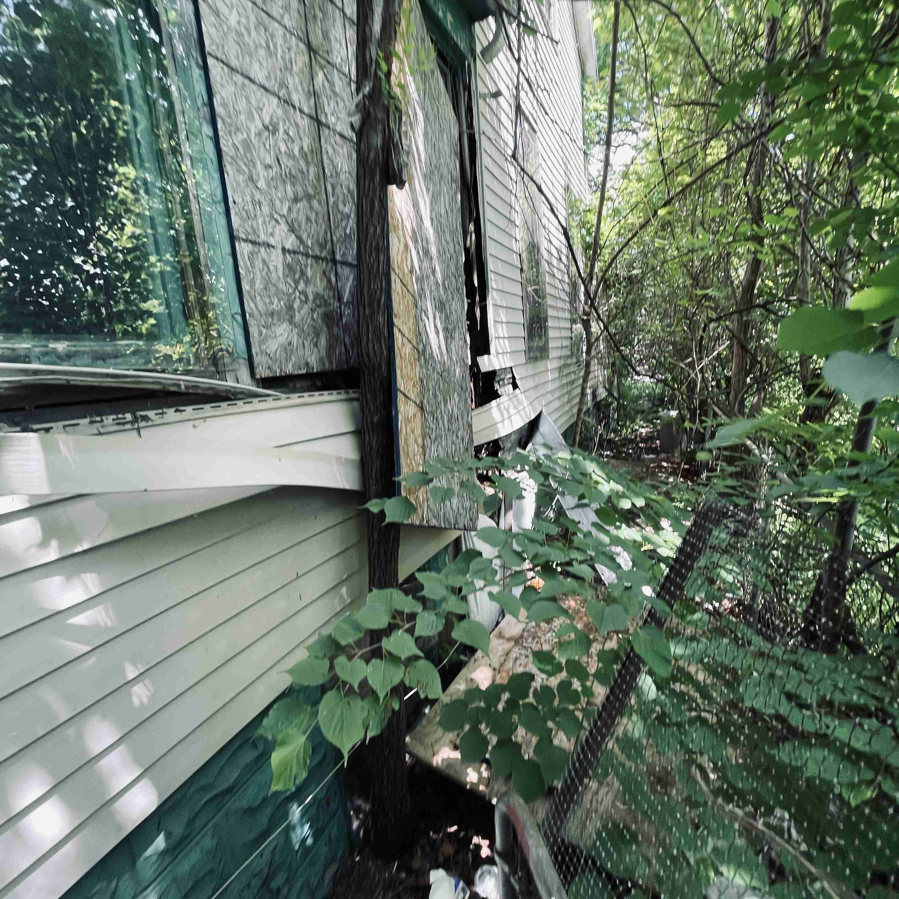 1060 Meldrum (13).jpg